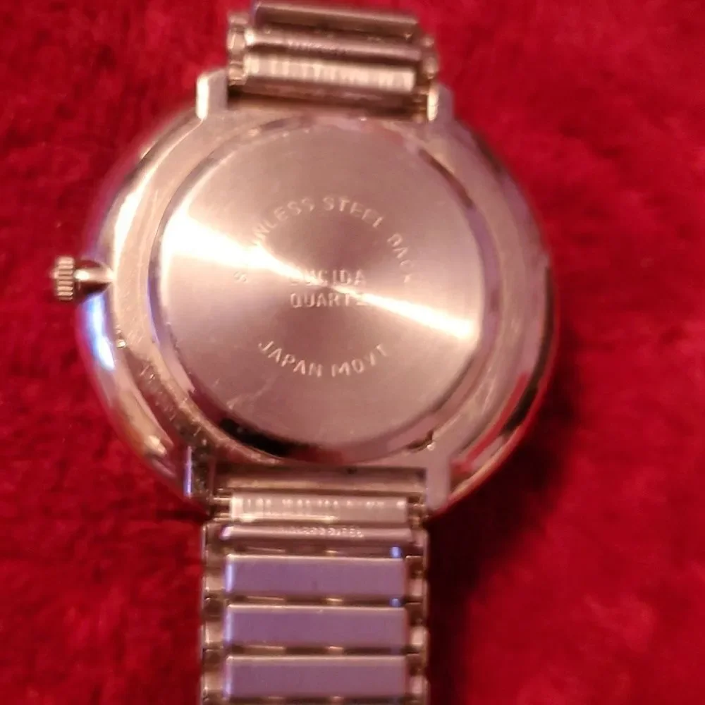 Ladies Lucida Floating Diamonds Silvertone Watch Expandable‎ Band Crystal Bezel